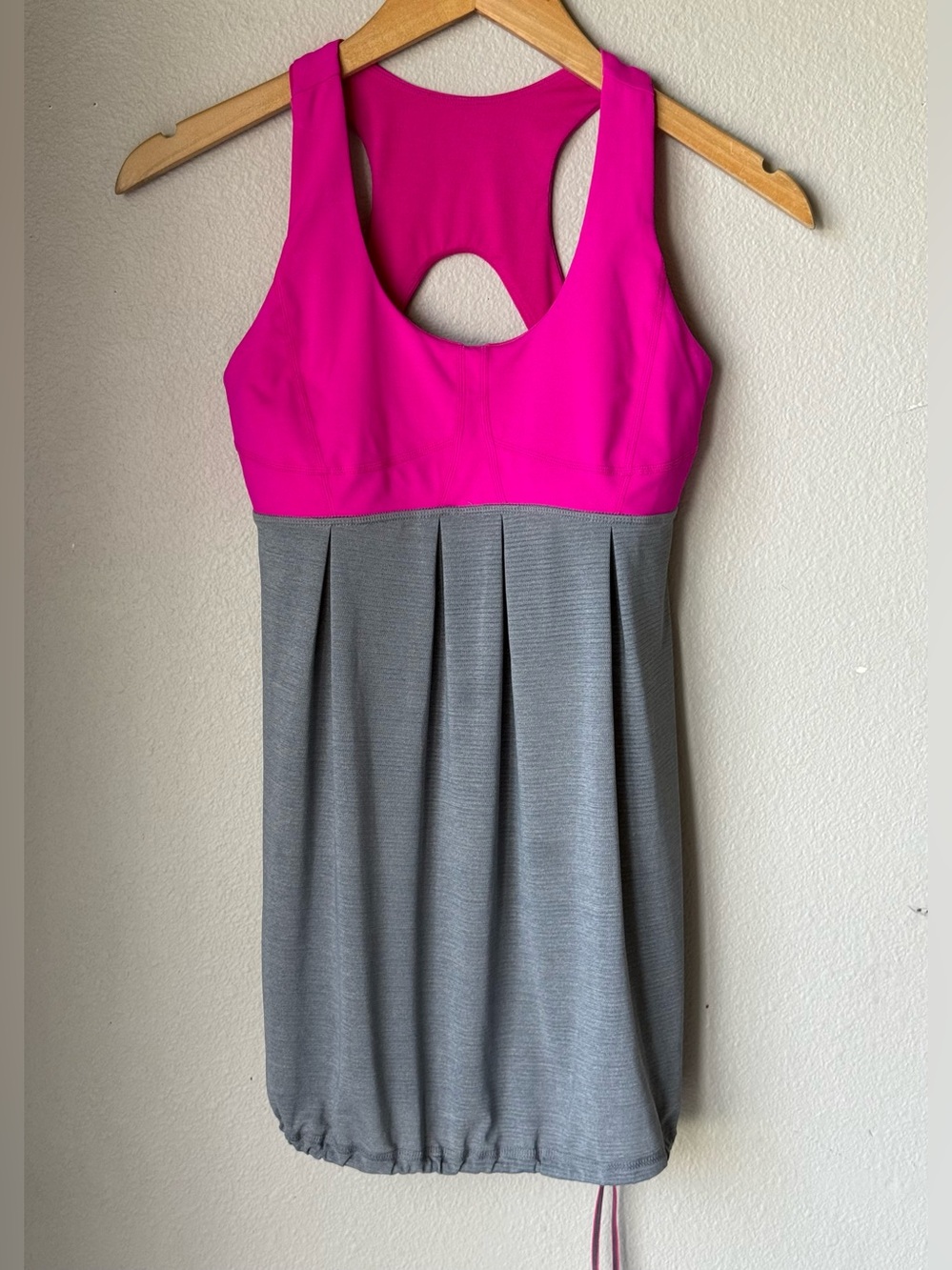 Lululemon Run Your Heart Out Tank Pink & Gray Women’s Size 6 Drawstring Bottom